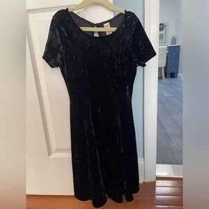 Harper Canyon girls black velvet dress, size Medium (8/10)